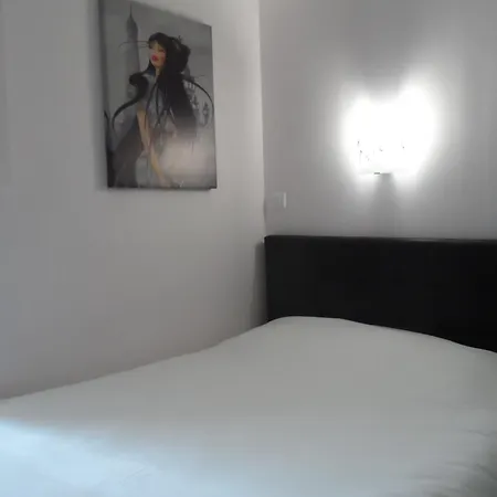 Hotel Monceau 3*