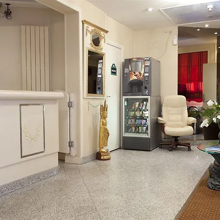 Hotel Monceau 3*